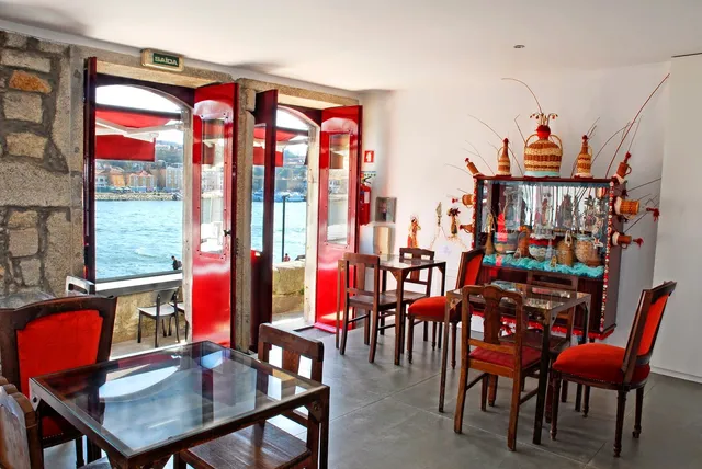 Wine Quay Bar (Porto)