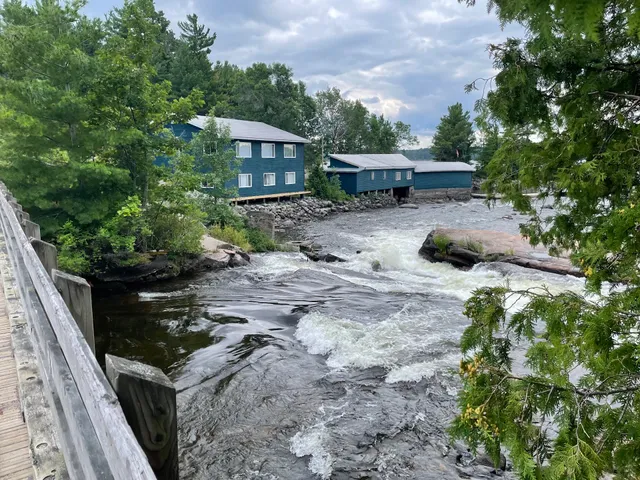 Meshaw Falls Cottages