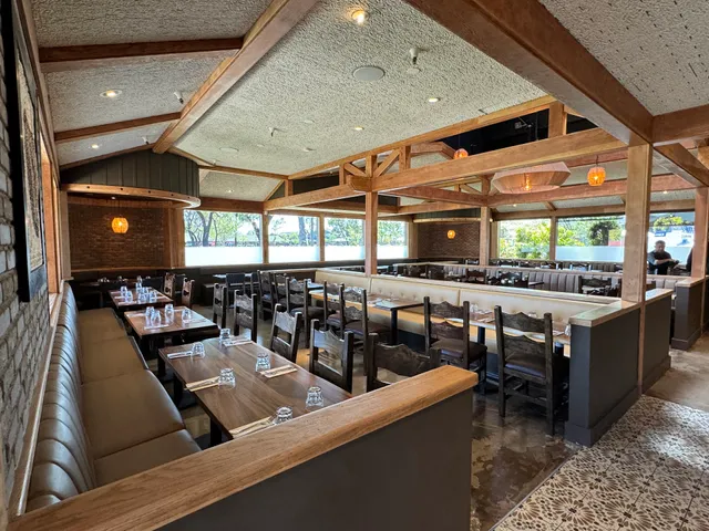 Los Molcajetes Bar & Grill