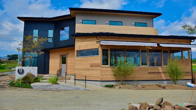 8BASE（エイトベース）｜八ヶ岳南麓の複合型商業施設