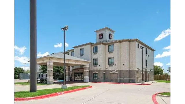 Clarion Inn & Suites Weatherford South