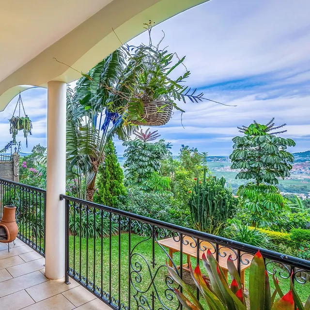 Ewange - A Casa Mia a home away from home