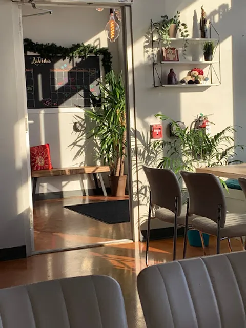 LaVida Bistrobar & Social