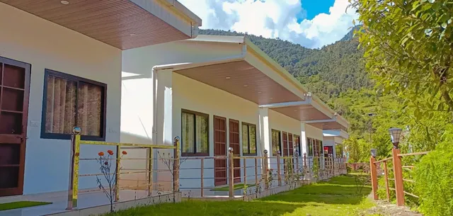 Shersi Heights Resort