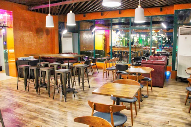 TopView Restaurant and Bar at Newdawn Hotel