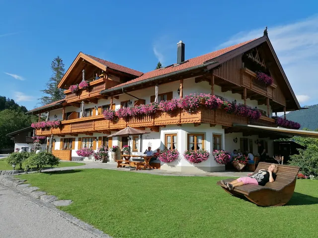 Gästehaus Zum Sagschneider - Familie Mittermair-Schambeck