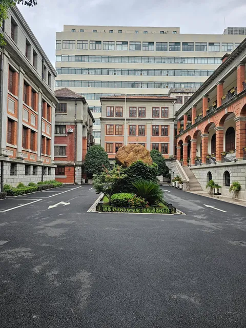 Fazujie Huishen Gongxie Former Site