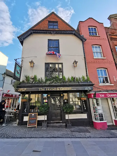 The Horse & Groom
