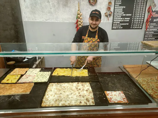 momo pizza DOP_via di acqua bullicante ex_antonio e mirella