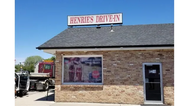 Henrie's Drive In