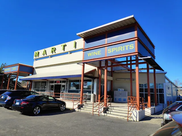 Martin's: Wine, Liquor, Beer & Deli - Metairie