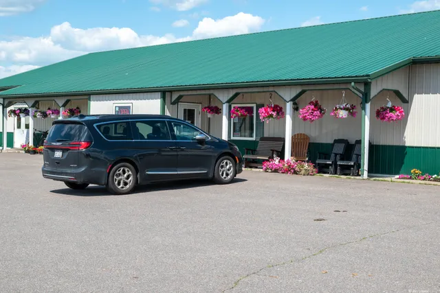 Brubaker's Sewing Center (Fabric, Sewing Machines,Sergers,Long Arms Matresses)