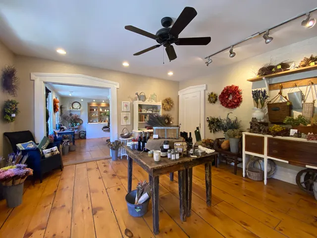 Sharon Sprigs Fine Dried Florals & Gifts