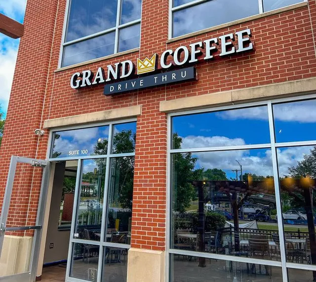 Grand Coffee + Smoothies - Shawnee