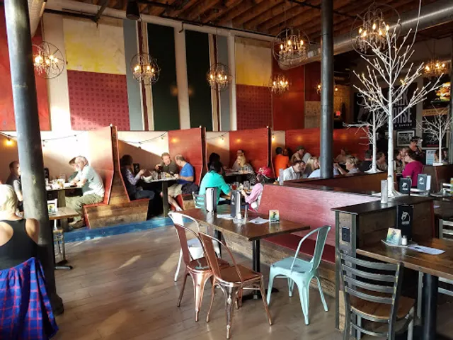 Dark Horse Bar & Eatery