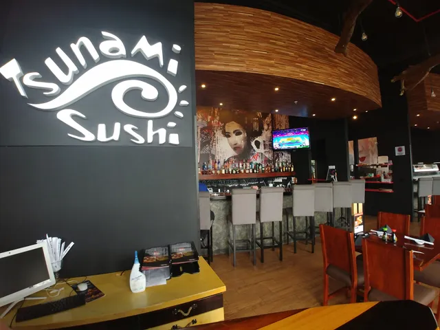 Sushi Tsunami • Montes de Oca