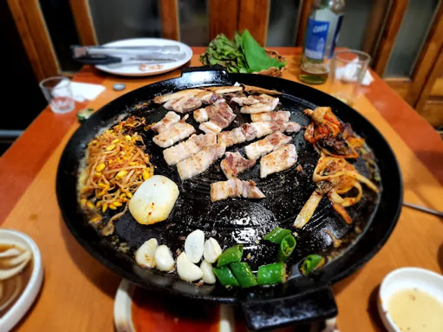 오고집솥뚜껑삼겹살