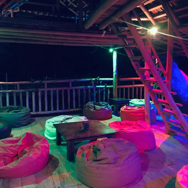 Tiki bar hostel ella