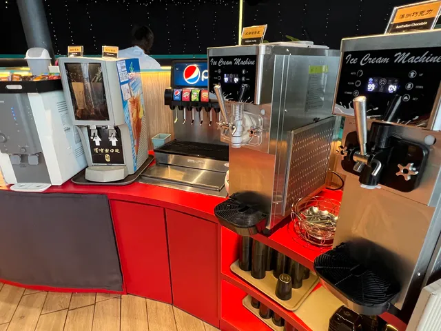 农夫鲜生 • 瓦煲火锅 Farmer and Chef Hot Pot