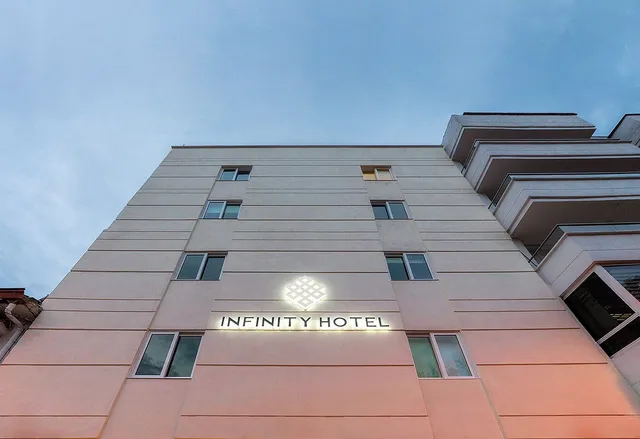 Hotel Infinity