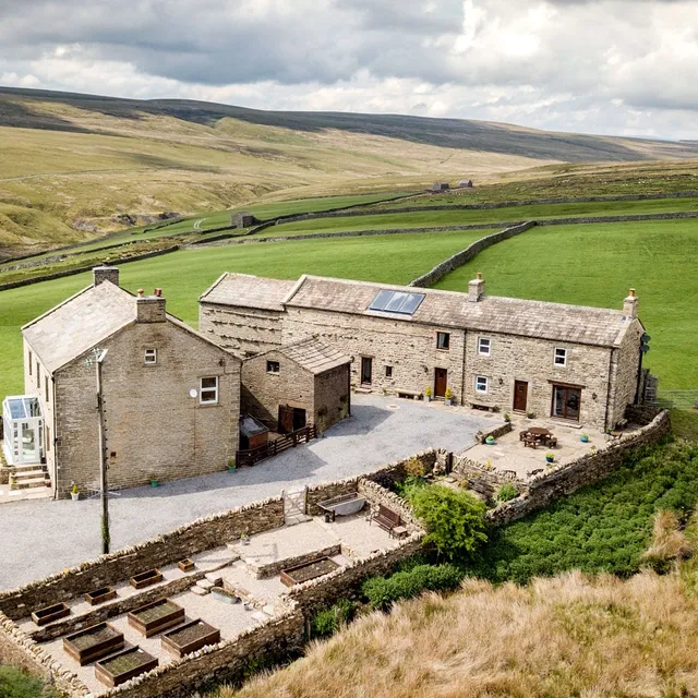 Frith Lodge B&B Accommodation on Pennine Way, Coast to Coast, Herriot Way and Pennine Journey
