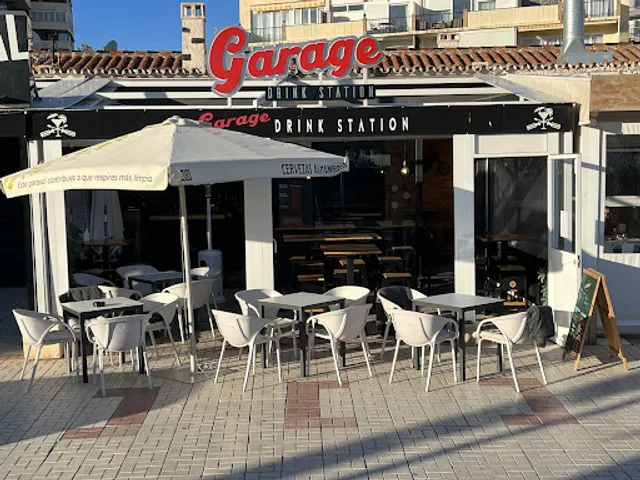 GARAGE Drink Station