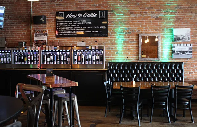 4 Sisters 4th Street Bar