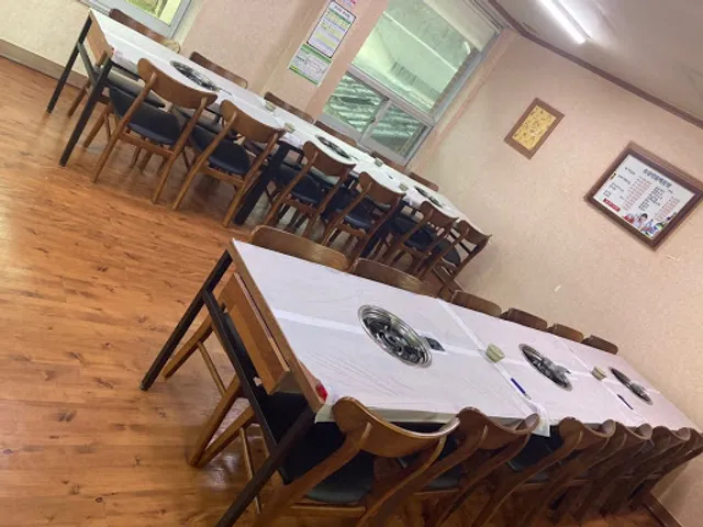 송강민물매운탕