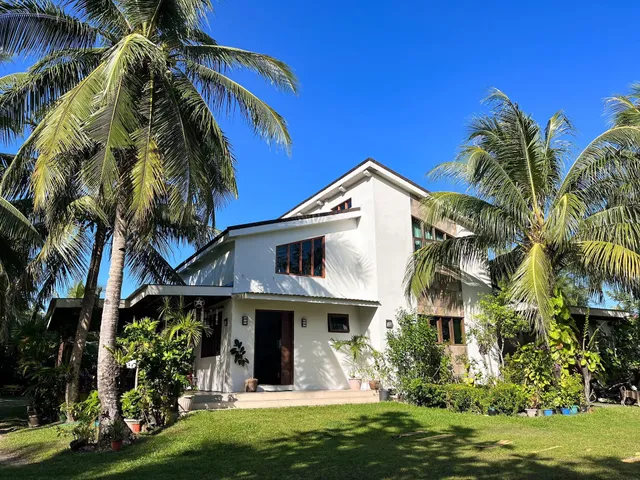 Kendi's Beach Garden