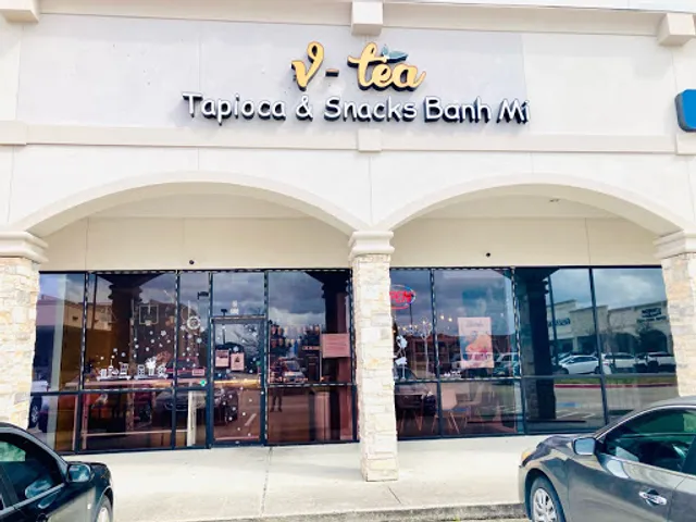 V-tea Tapioca, Banh Mi, Snack