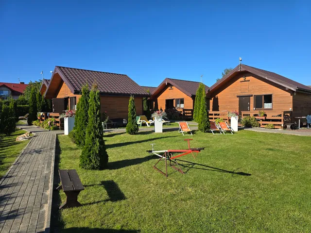 KWATERY u SKRZACIKA - Domki Letniskowe i Pokoje