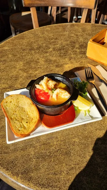 Saloon Bar Ocean Beach Hotel