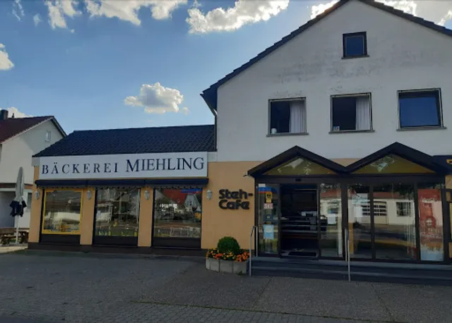 Bäckerei Miehling und Lotto-Bayern Annahmestelle