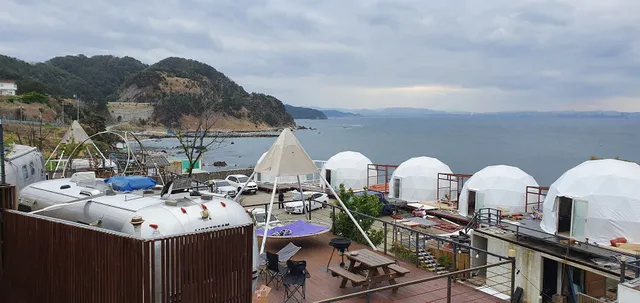 Glamping and Caravan