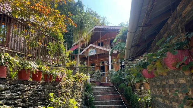 Yuma Homestay, Sittong