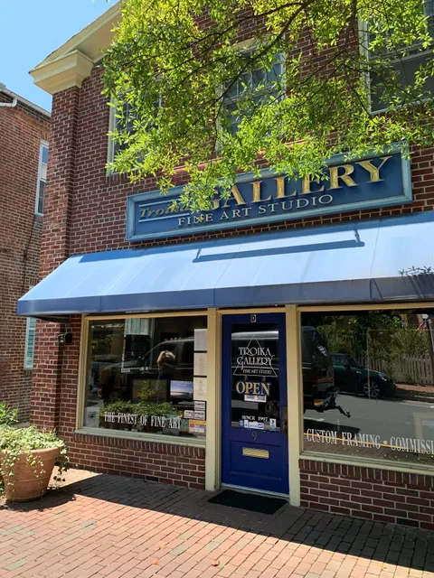 Troika Gallery