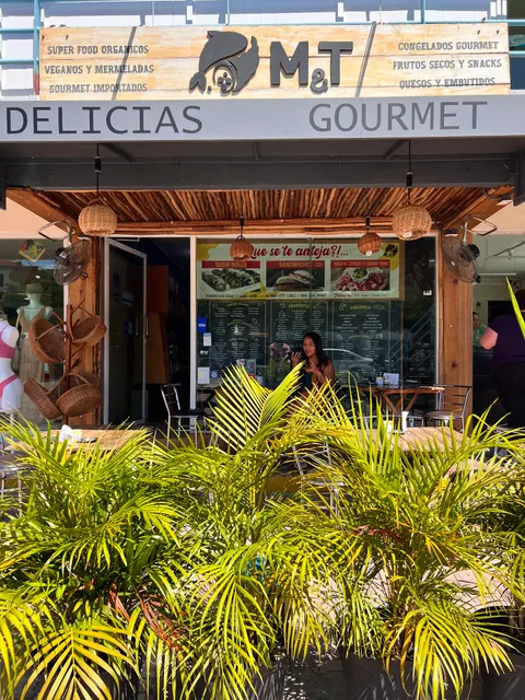 Mar y Tierra Deli Market