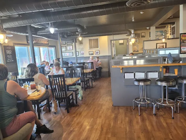 Grand Banker Bar & Grill