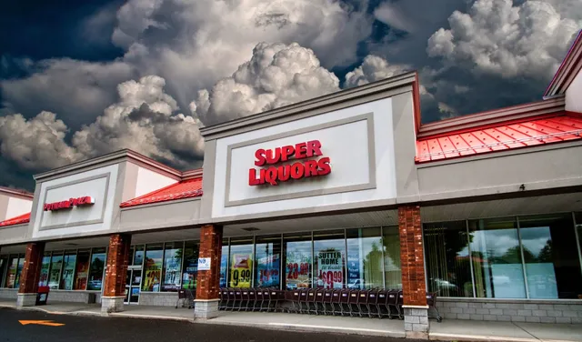 Putnam Plaza Super Liquors