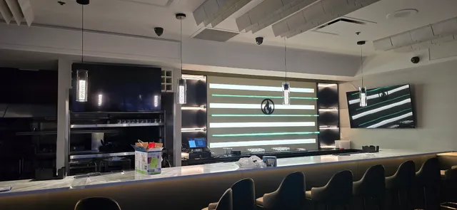 Smallz Handcrafted Foods and Cocktails