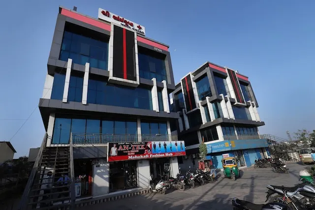 OYO Hotel Meet Palace