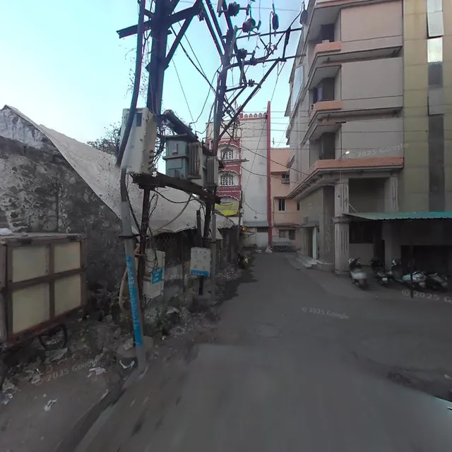 Hotel Dhanraj Palace