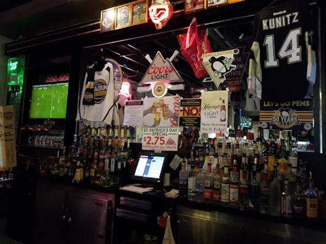 Somma Pizza & Sports Bar