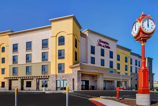 Hampton Inn & Suites Marina