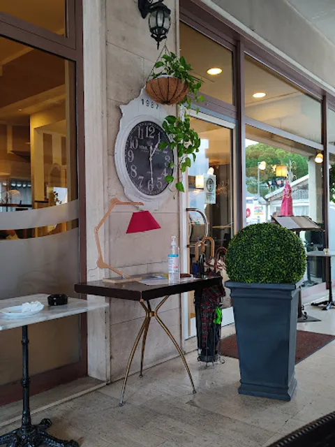 Tim 2010 Caffe Retro