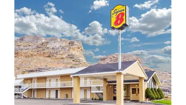 Super 8 by Wyndham Wendover
