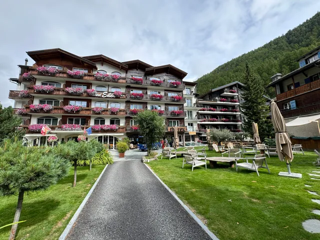 Guesthouse** by the rex