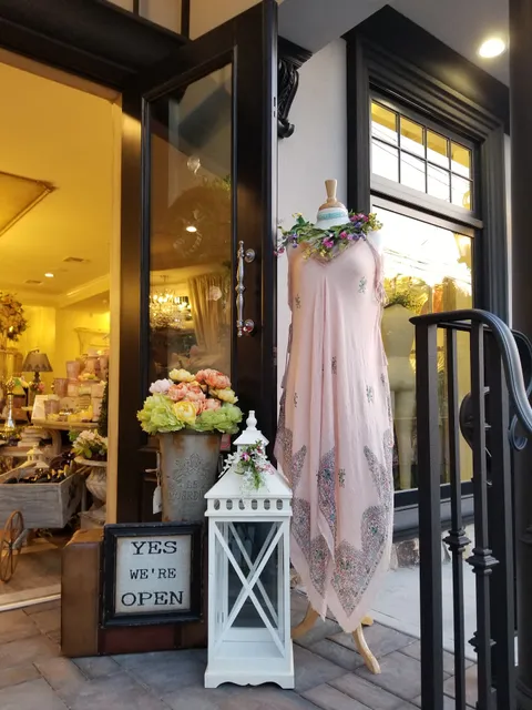 Daniella Bella's South