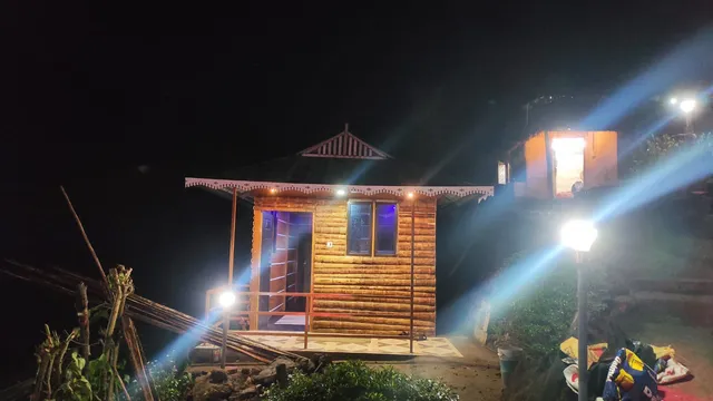 Hill View - Mud & Wood House