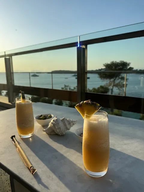 Astron Lounge & Terrace